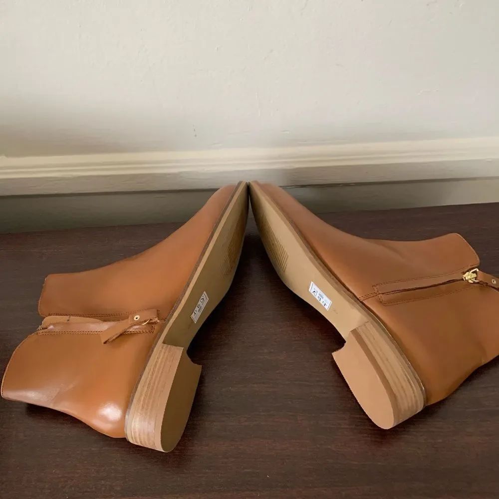 Crevo Eileen Women’s soft genuine leather zip ankle boot size 8, NIB - Picture 3 of 12